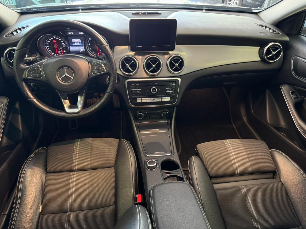 MERCEDES-BENZ GLA200FF 2019 - foto 7