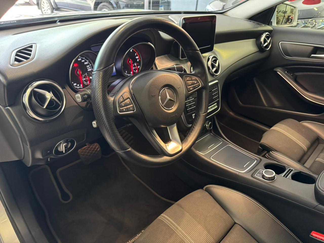 MERCEDES-BENZ GLA200FF 2019 - foto 10
