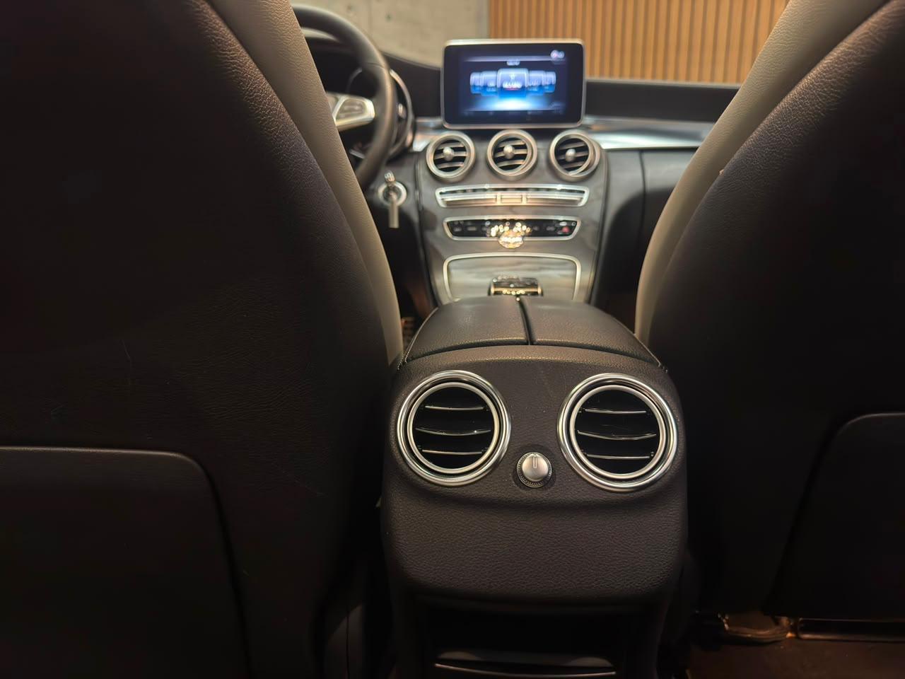 MERCEDES-BENZ C250 2015 - foto 14