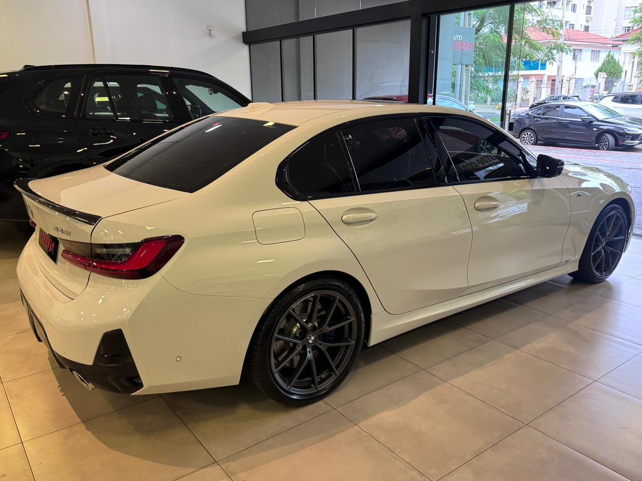 BMW 320I M 10TH ANNIVERSARY EDITION 2025 - foto 3