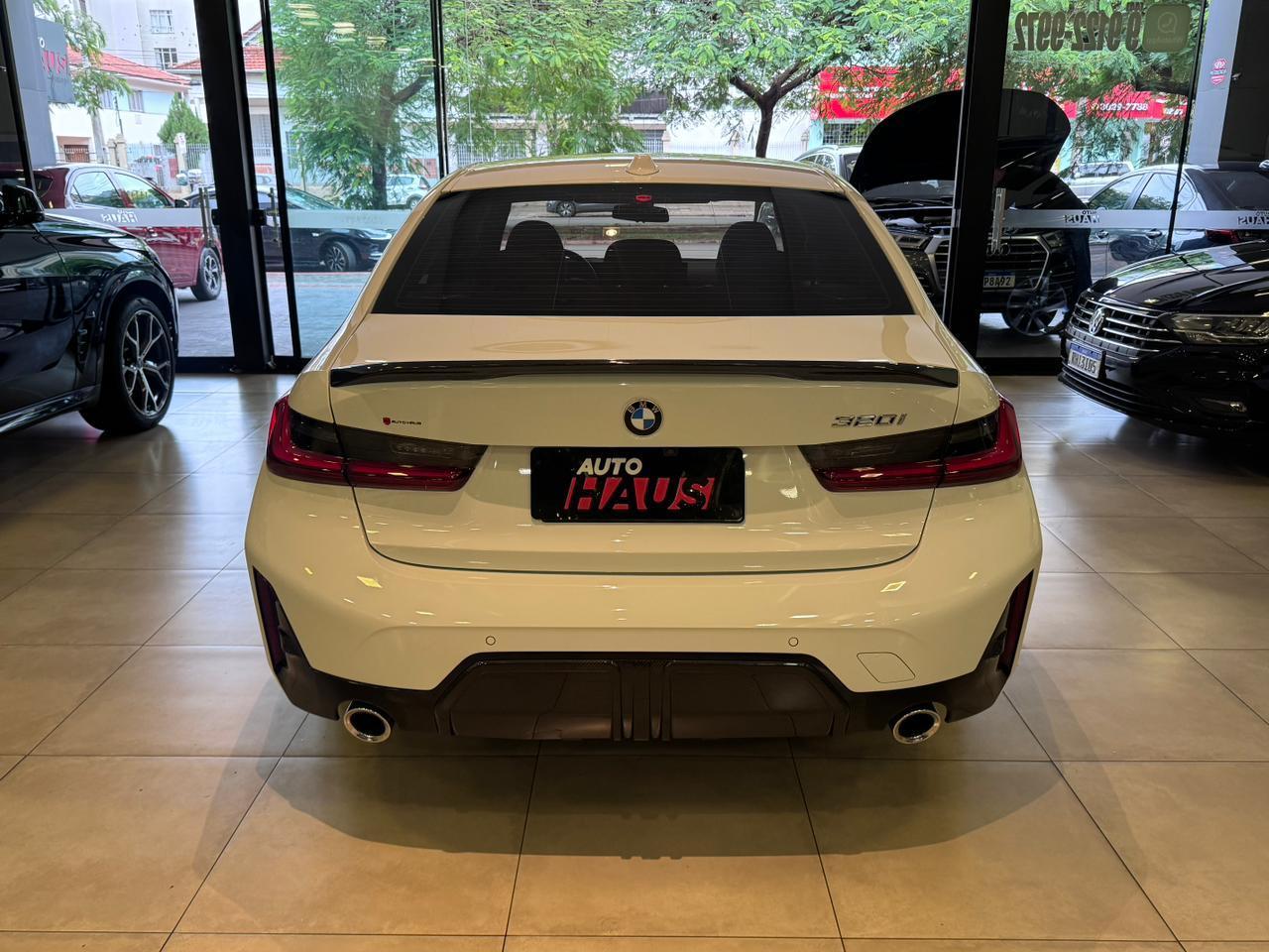 BMW 320I M 10TH ANNIVERSARY EDITION 2025 - foto 5