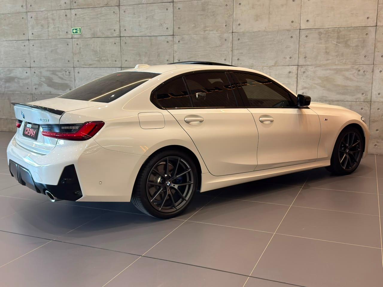 BMW 320I M 10TH ANNIVERSARY EDITION 2025 - foto 4