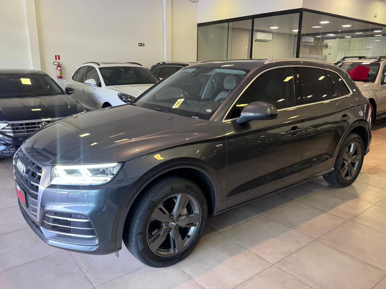 AUDI Q5 2.0 PRESTIGE PLUS TFSI 2020 - foto 2