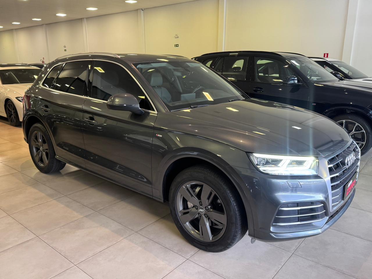 AUDI Q5 2.0 PRESTIGE PLUS TFSI 2020 - foto 1