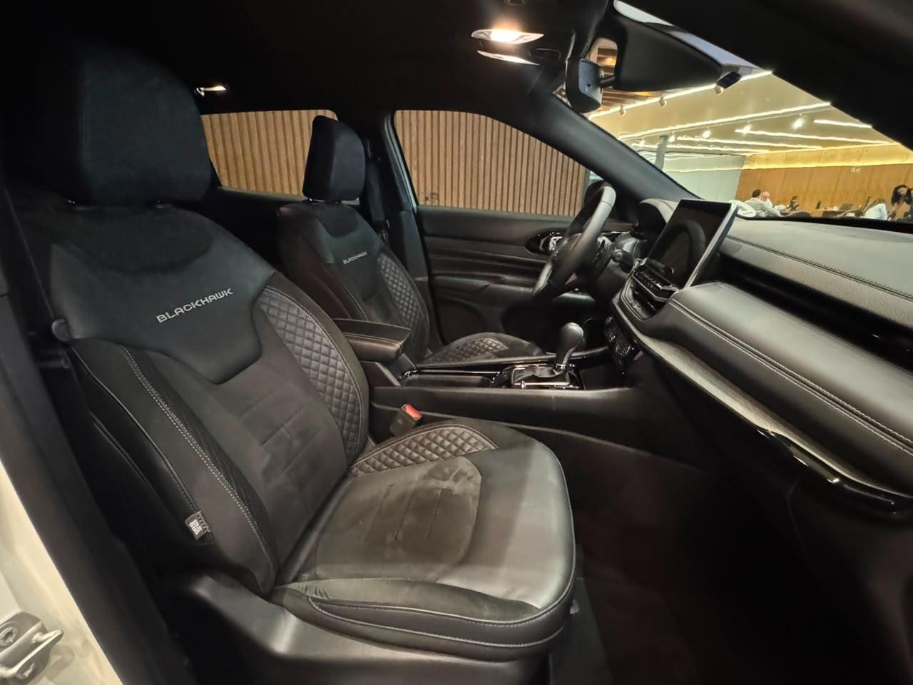 JEEP COMPASS BLACKHAWK 2025 - foto 13