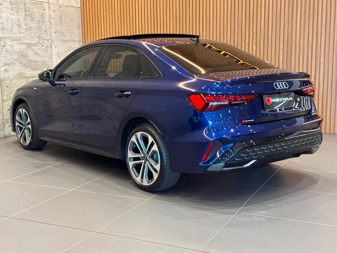 AUDI A3 SEDAN PERFORMANCE 2.0 TFSI S-TRONIC 2025 - foto 6