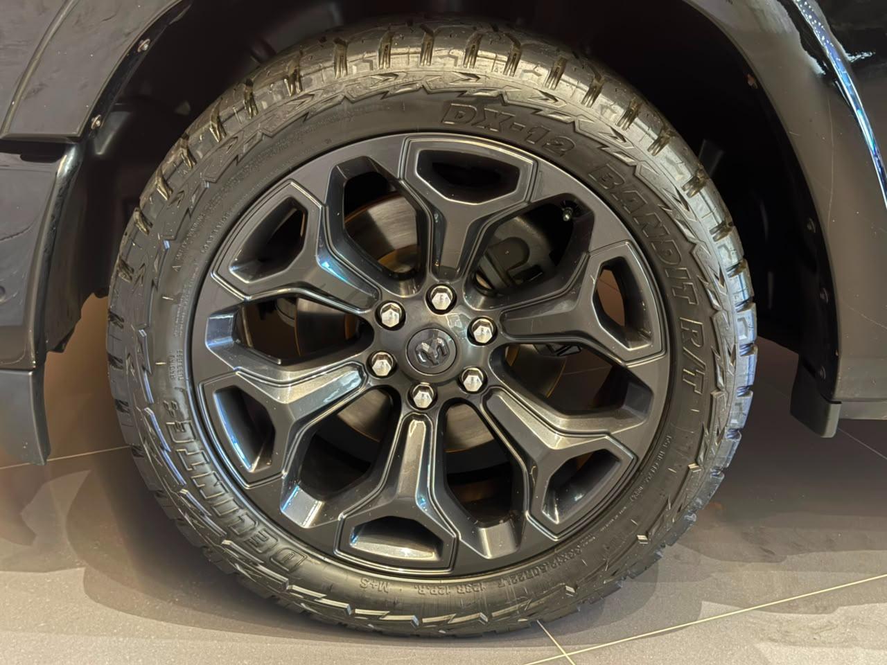 RAM 1500 LIMITED HEMI 2023 - foto 17
