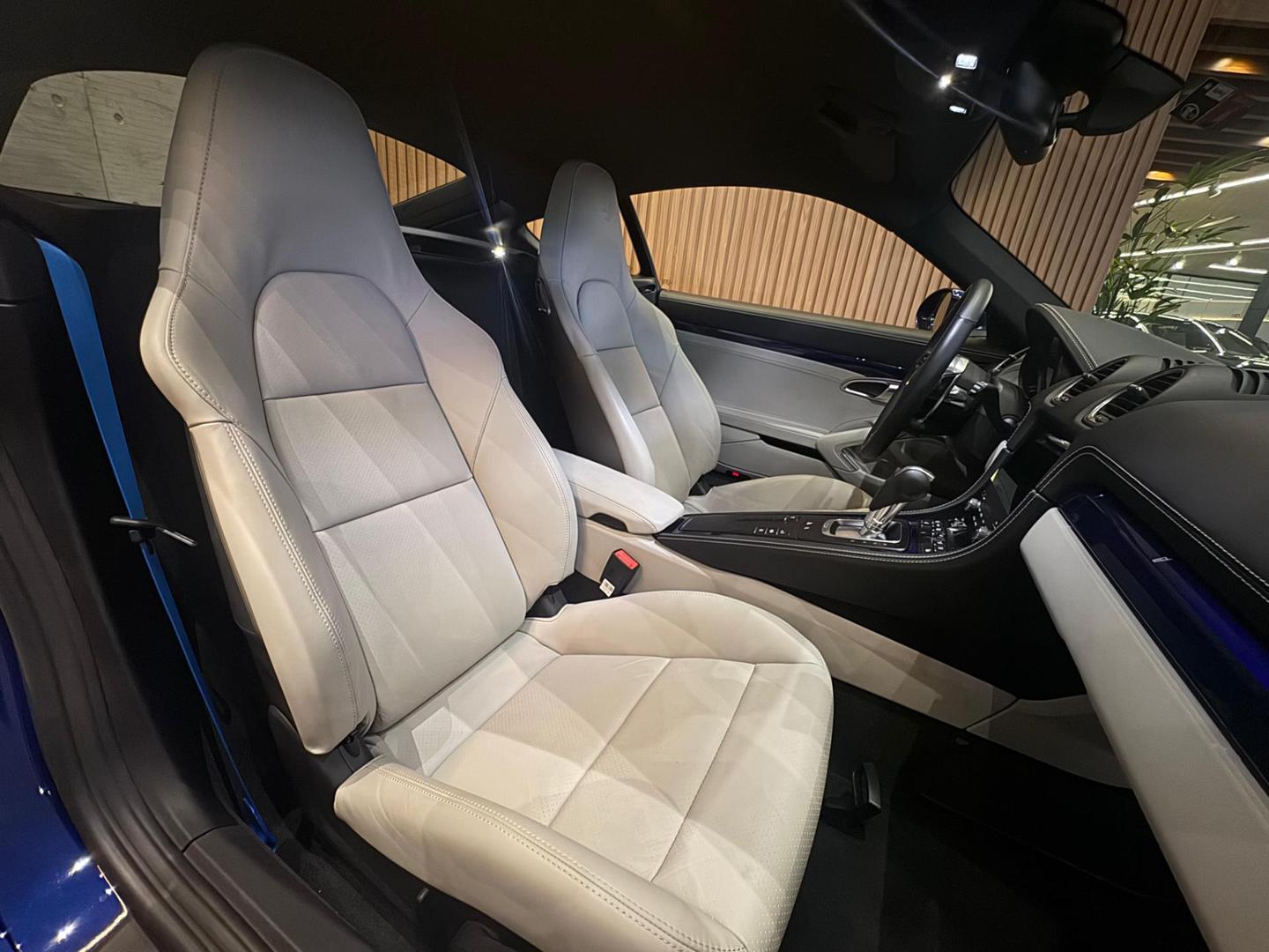 PORSCHE CAYMAN 2024 - foto 15