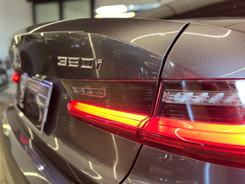 BMW 320i 2.0 16V Turbo M Sport - foto 12