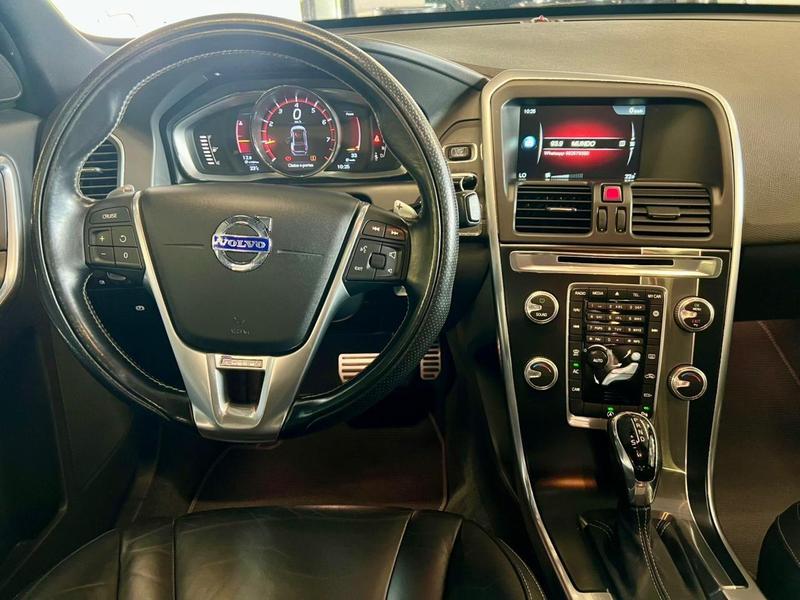 Volvo XC60 20t5 R Des - foto 13