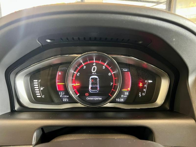 Volvo XC60 20t5 R Des - foto 14