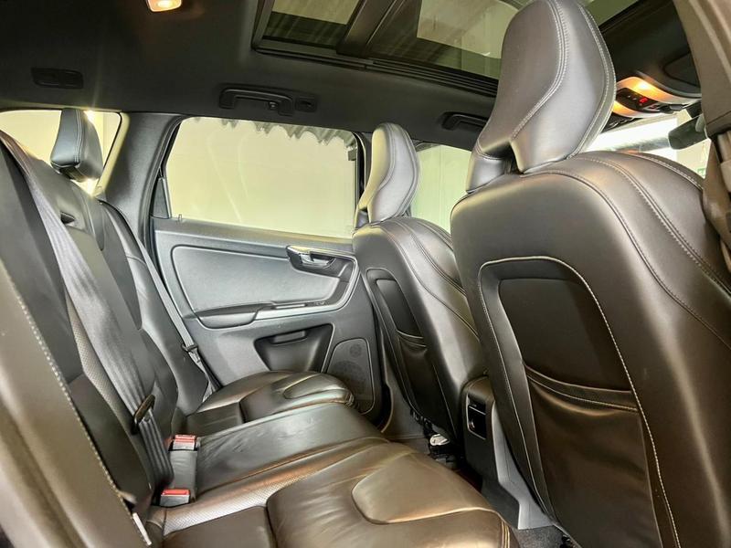 Volvo XC60 20t5 R Des - foto 11