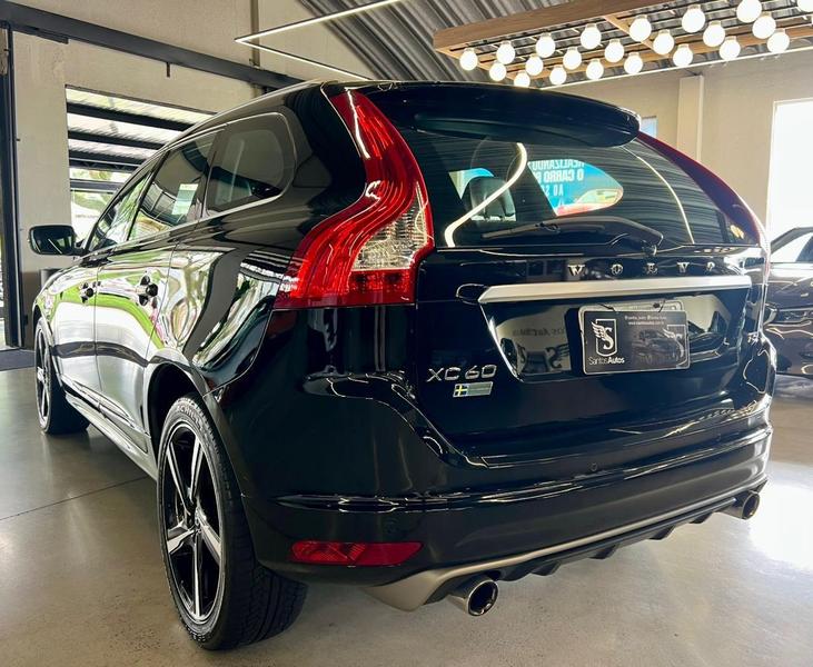 Volvo XC60 20t5 R Des - foto 4
