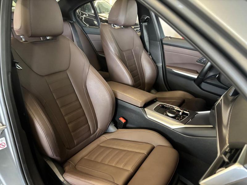 BMW 320i 2.0 16V Turbo M Sport - foto 9