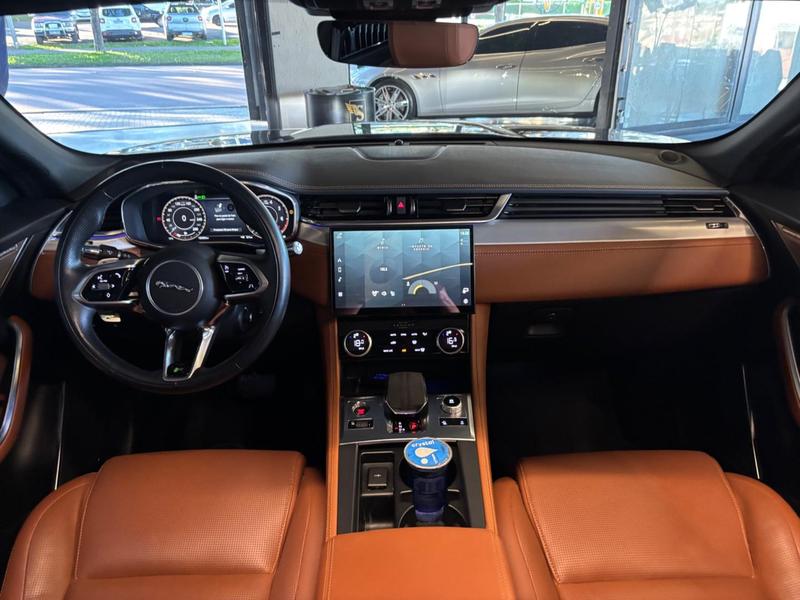 Jaguar F Pace 3.0 R Dynamic Se Awd 340cv Automático - foto 15