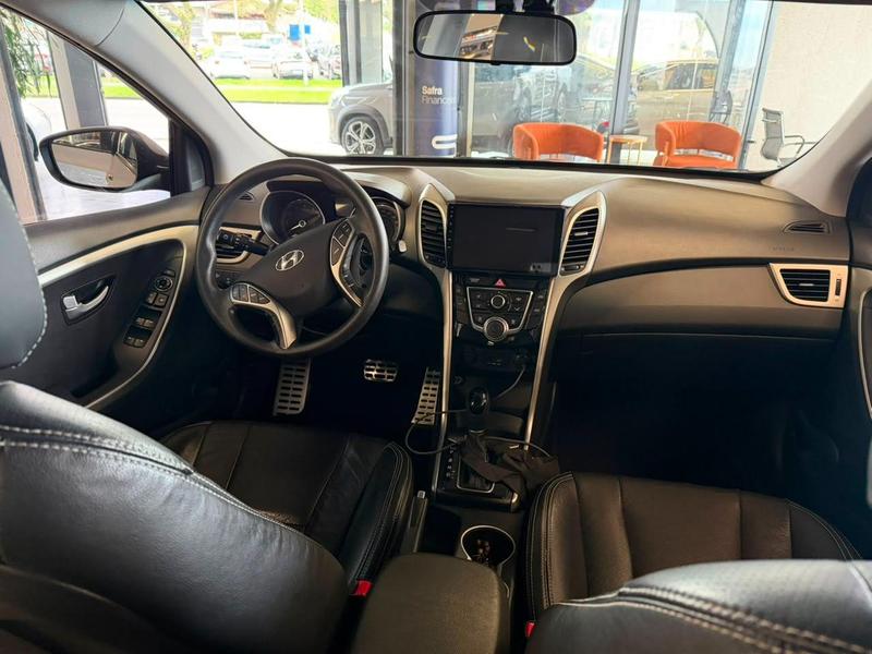 Hyundai i30 1.8 - foto 9