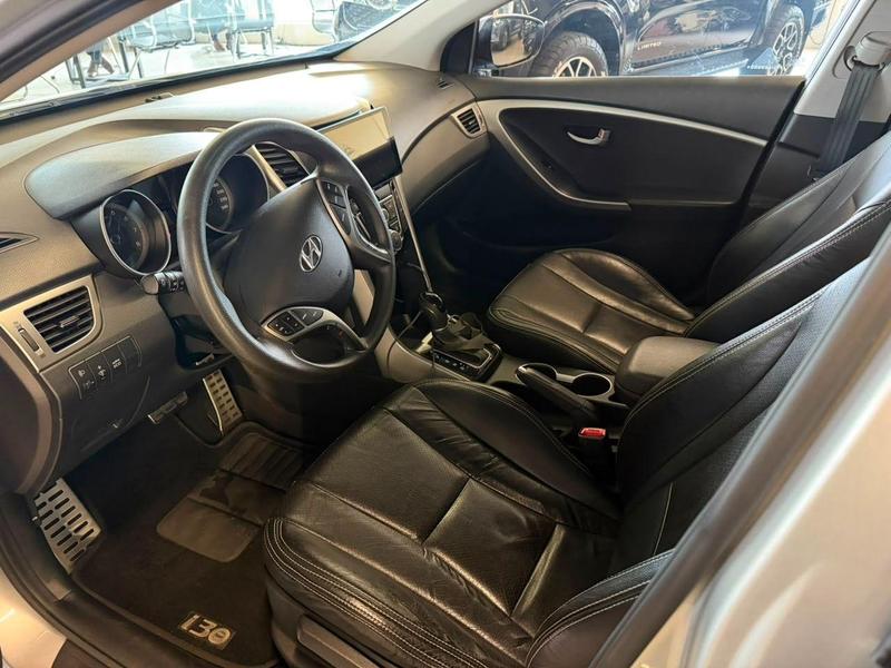 Hyundai i30 1.8 - foto 8