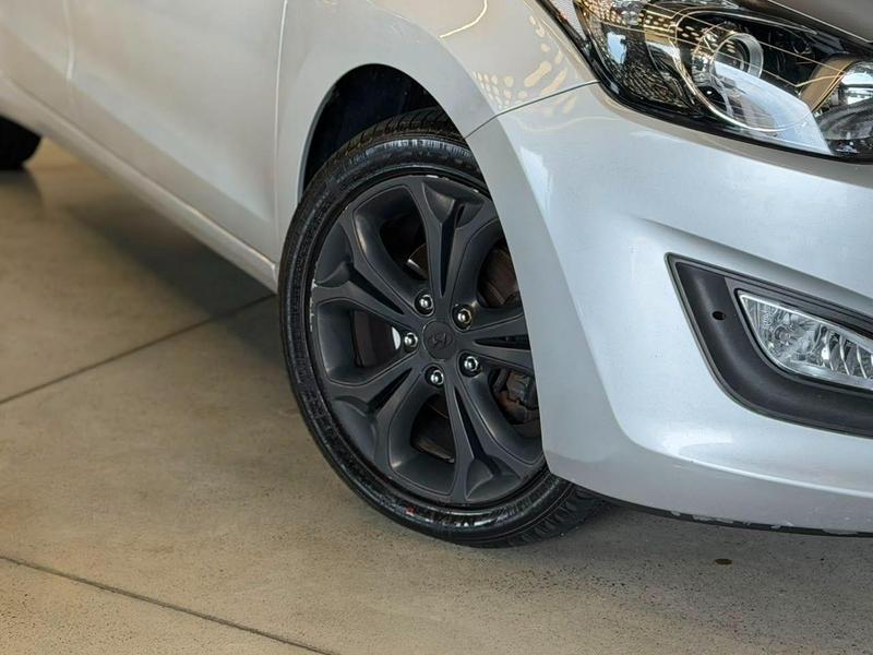 Hyundai i30 1.8 - foto 5