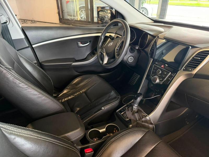 Hyundai i30 1.8 - foto 10