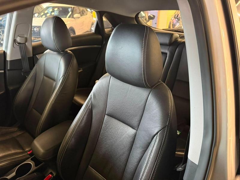 Hyundai i30 1.8 - foto 6