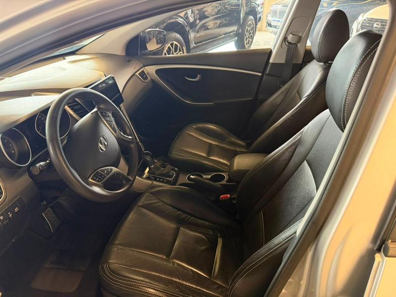 Hyundai i30 1.8 - foto 7