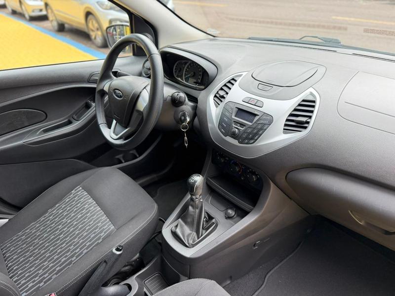 Renault Sandero Auth 1.0 - foto 12