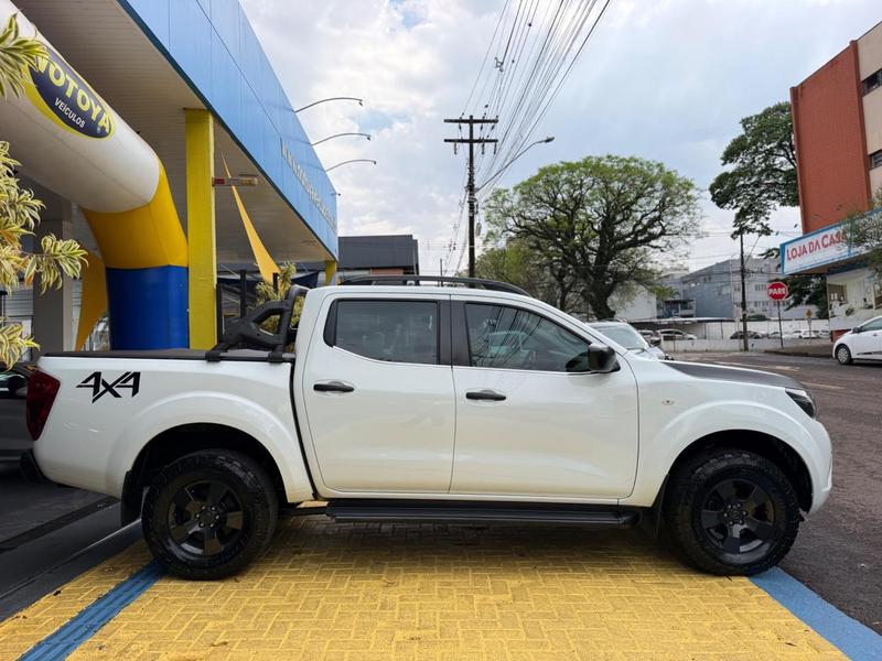 Nissan Frontier Atk X4 - foto 4