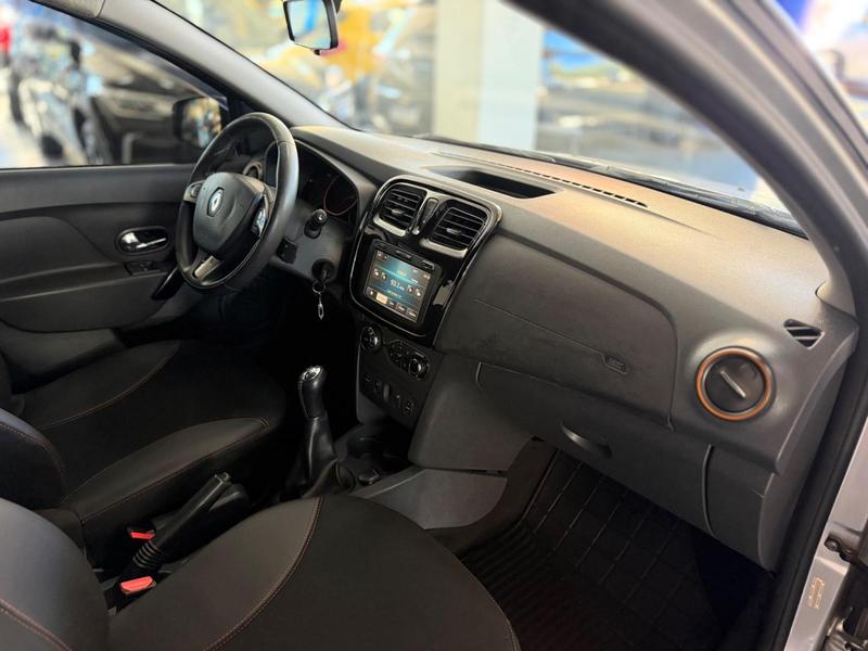 Renault Sandero Step 1.6 - foto 13