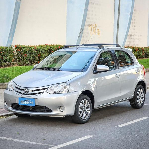 TOYOTA ETIOS HB XS 15