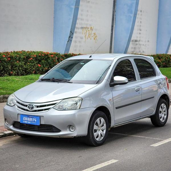 TOYOTA ETIOS HB X