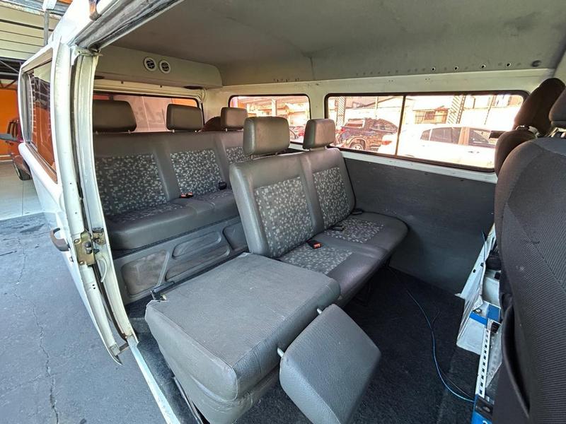 Volkswagen Kombi - foto 11