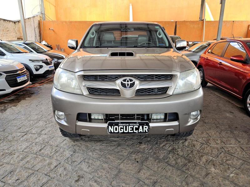 Toyota Hilux Cd 4X2 Srv 3.0 - foto 2