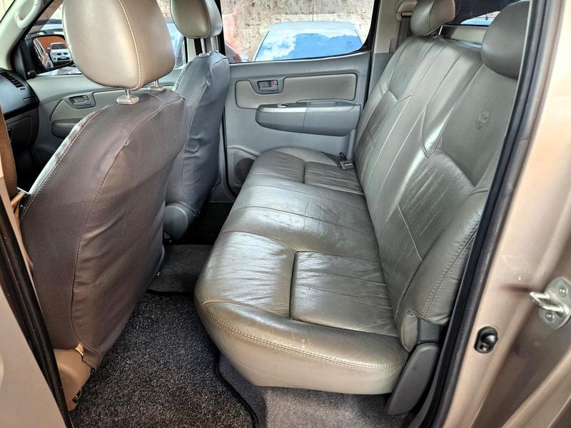 Toyota Hilux Cd 4X2 Srv 3.0 - foto 12