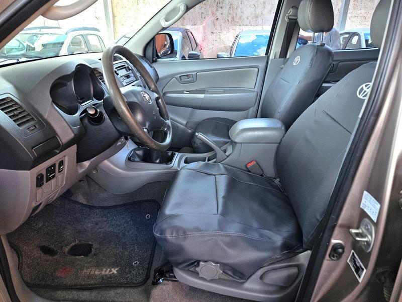 Toyota Hilux Cd 4X2 Srv 3.0 - foto 11