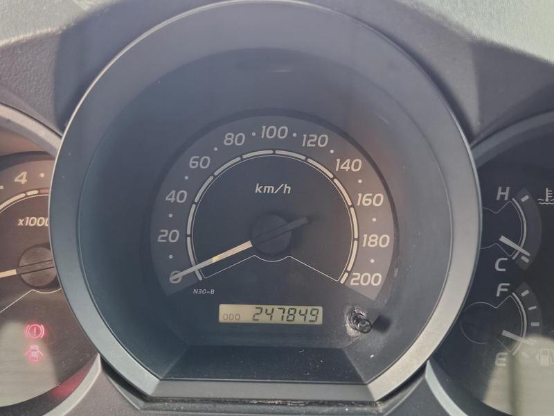 Toyota Hilux Cd 4X2 Srv 3.0 - foto 7