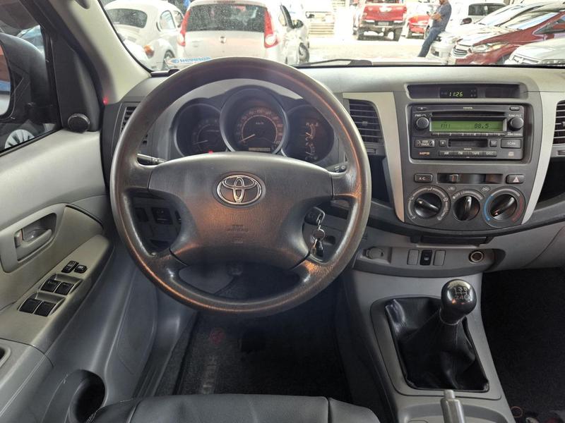 Toyota Hilux Cd 4X2 Srv 3.0 - foto 8
