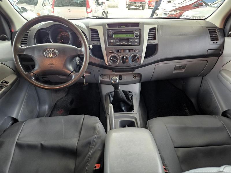 Toyota Hilux Cd 4X2 Srv 3.0 - foto 9