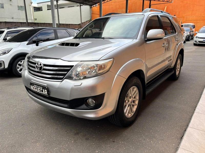 TOYOTA HILUXSW4 SRV4X4