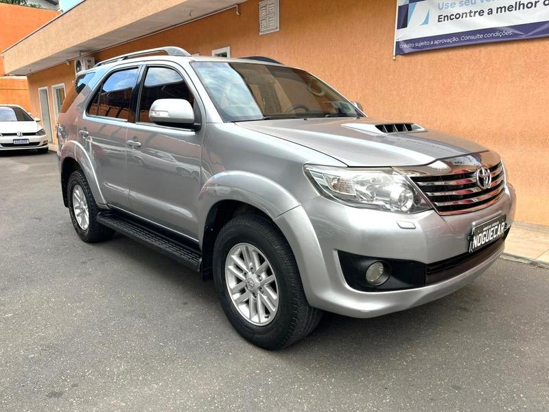 Toyota SW4 Srv D4 D 4X4 3.0 TDI Dies. Automático - foto 3
