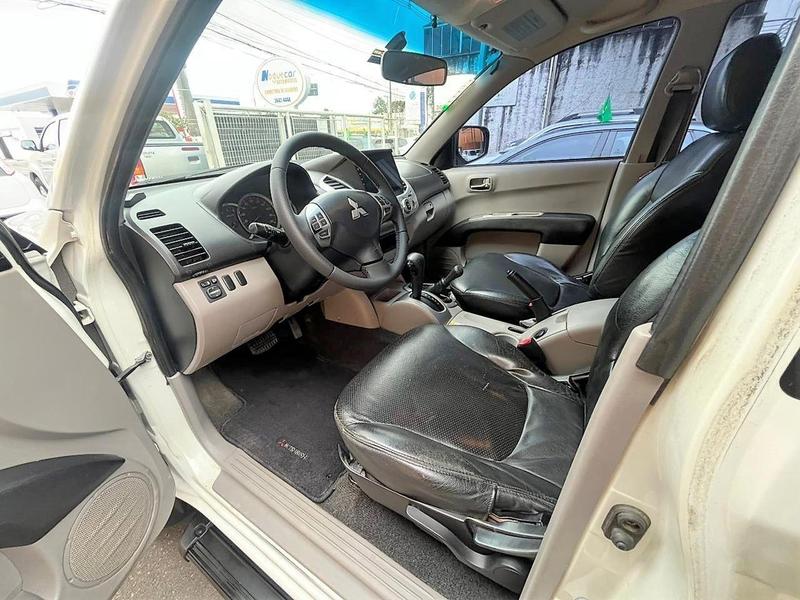Mitsubishi L200 Triton Hpe 3.2 Cd Tb Int.diesel Automático - foto 10