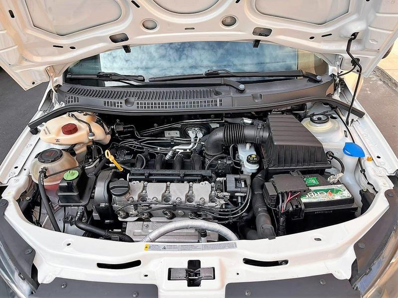 Volkswagen Gol 16l - foto 17