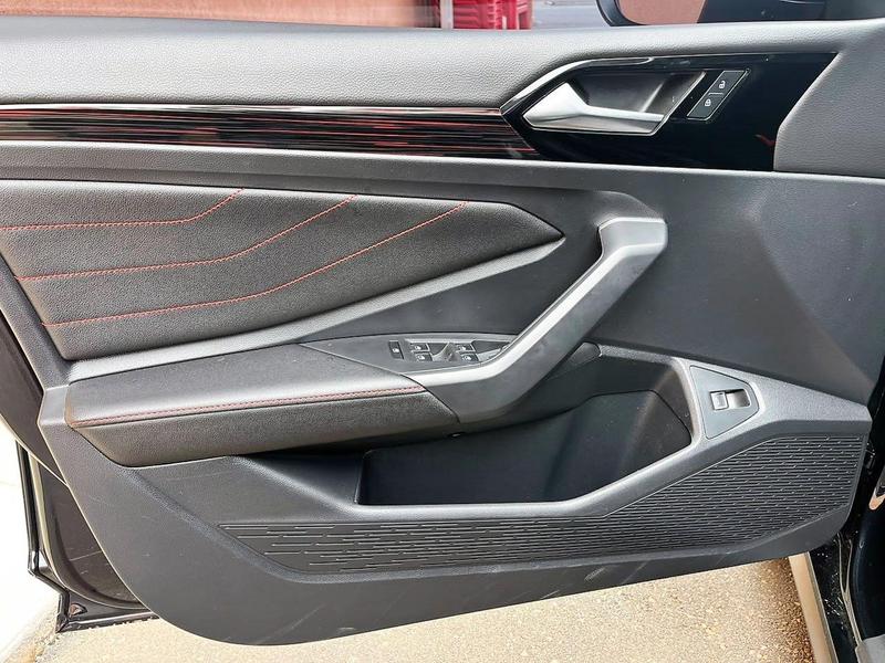Volkswagen Jetta GLi - foto 16