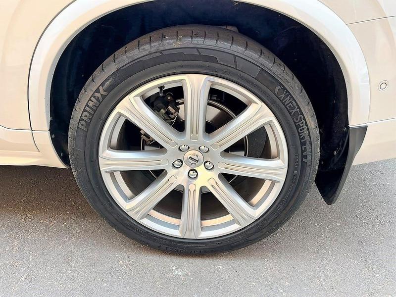 Volvo XC90 T8 Inscript - foto 17