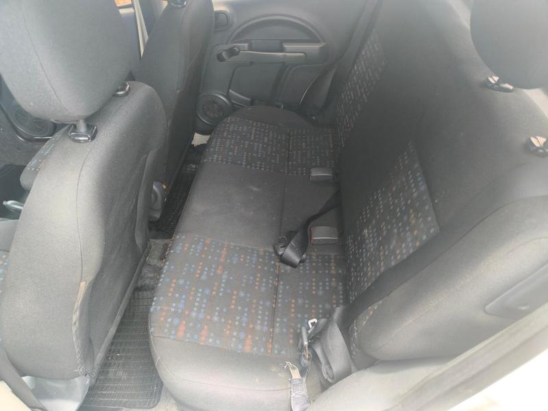 Fiat Uno Vivace 1.0 8V Flex 4P Mec. - foto 15