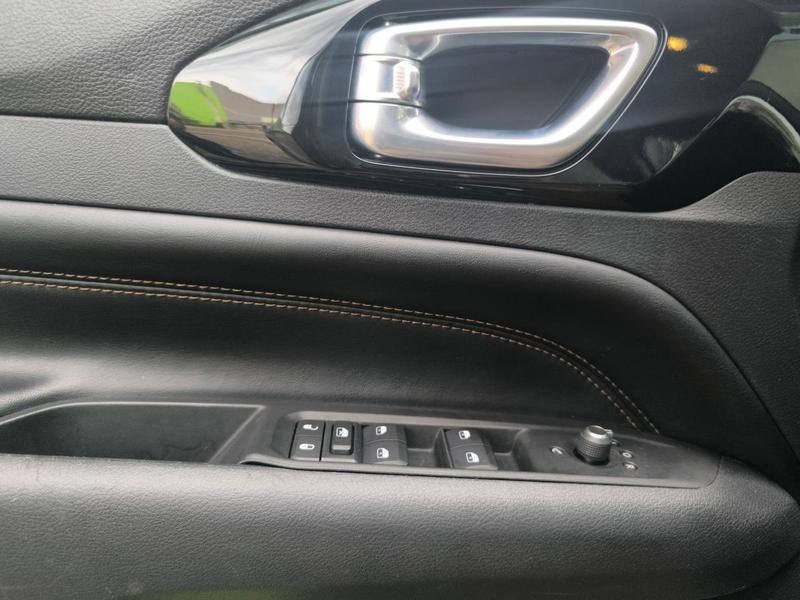 Jeep Commander Lim T270 - foto 16