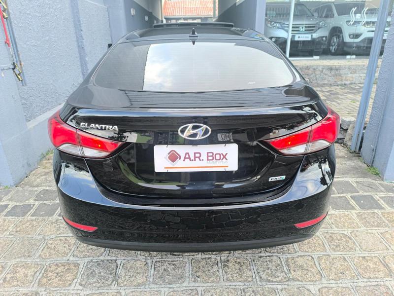 Hyundai ELANTRA - foto 4
