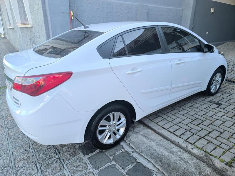 Hyundai HB20S Premium 1.6 Flex 16V Aut. 4P - foto 14