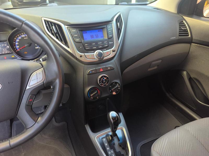 Hyundai HB20S Premium 1.6 Flex 16V Aut. 4P - foto 11