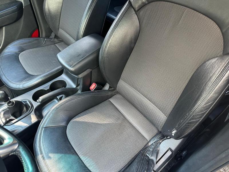 Hyundai ix35 2.0 - foto 13