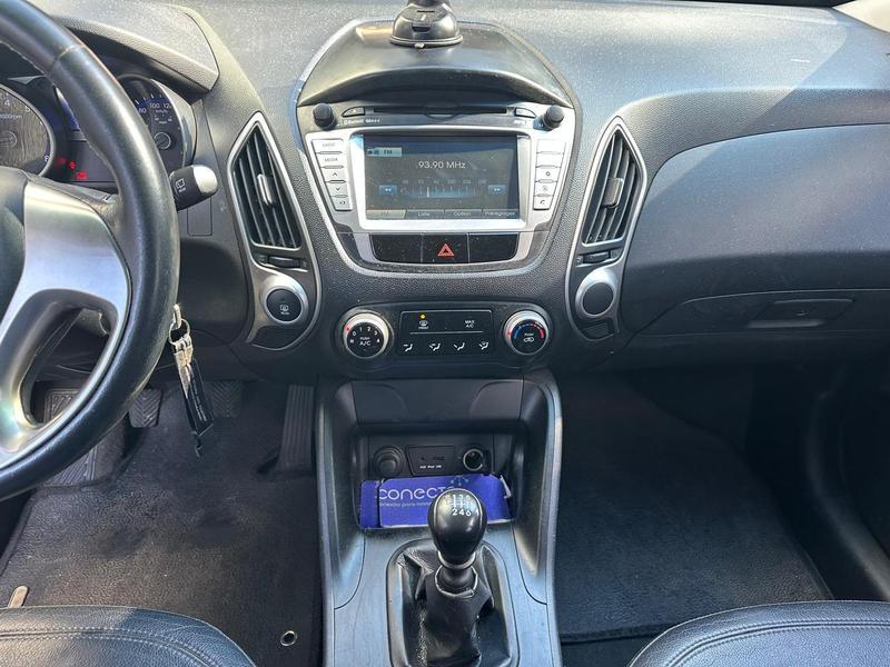 Hyundai ix35 2.0 - foto 8